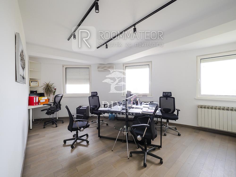 Slika 0 - Mije Kovačevića, Petosoban stan na prodaju, 300m2, 610.000€